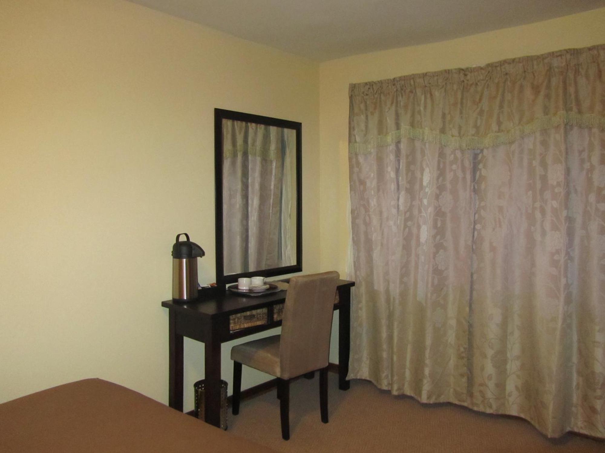 Maluti Stay Lodge Ramabanta ภายนอก รูปภาพ