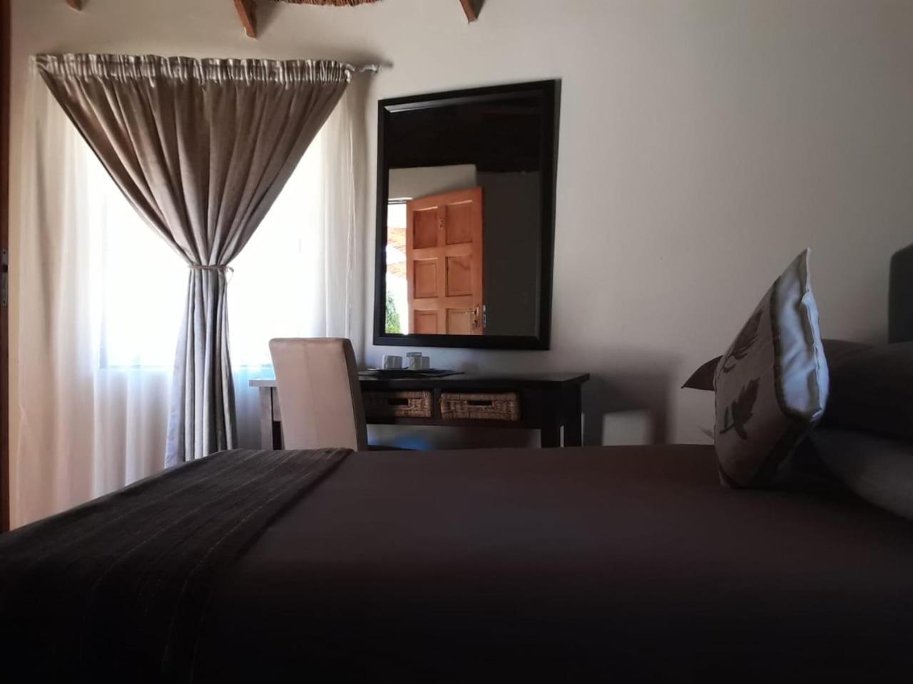 Maluti Stay Lodge Ramabanta ภายนอก รูปภาพ